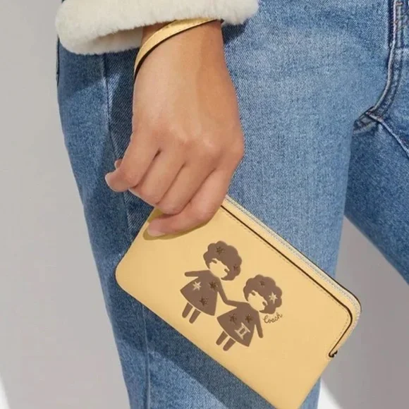 NWT Coach Corner Zip Zodiac Wristlet In Canvas Leather With Gemini CF535 - Picture 2 of 4